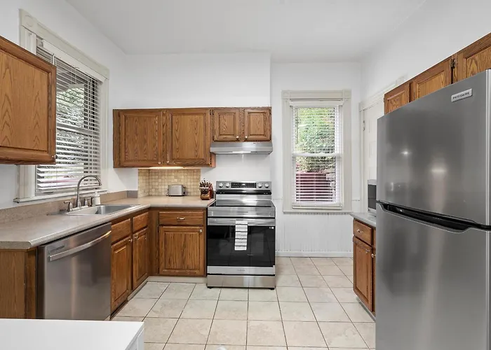 Oakland, Pittsburgh !E Cozy And Stylish Private Bedroom With Shared Bathroom