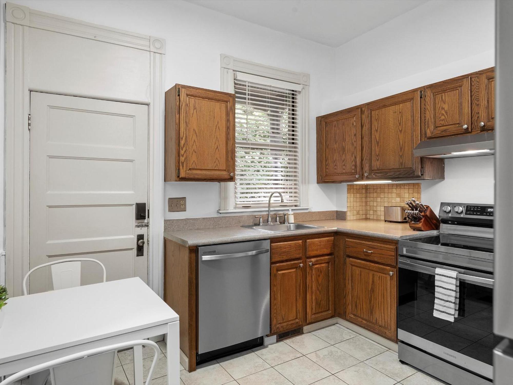 Séjour chez l'habitant Oakland, !e Cozy And Stylish Private Bedroom With Shared Bathroom