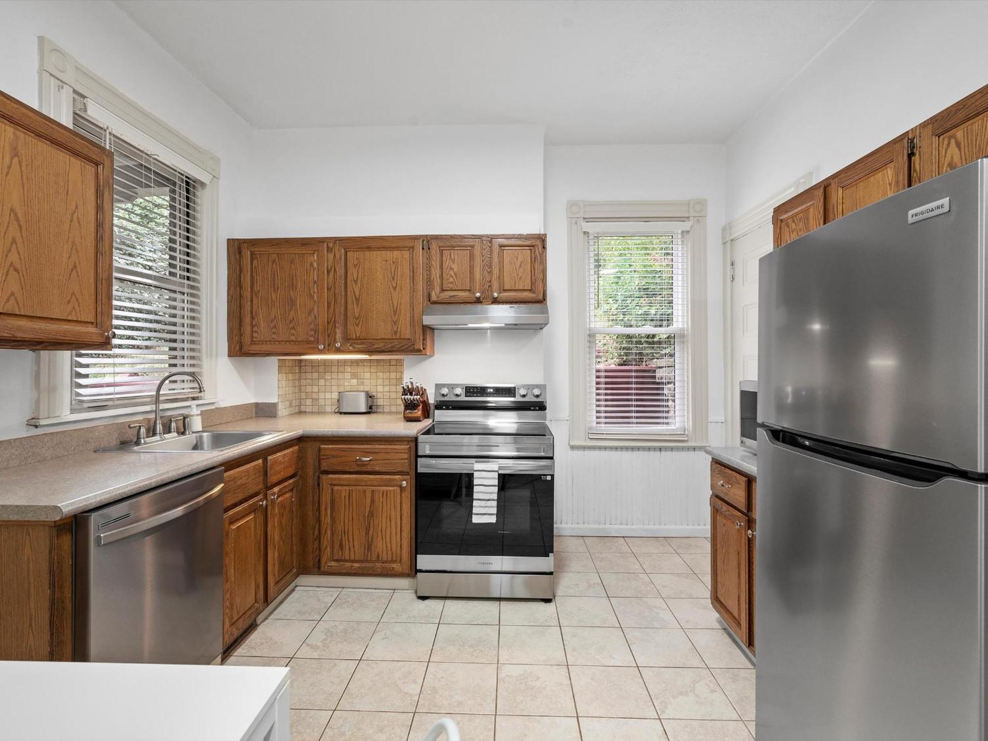 Oakland, !e Cozy And Stylish Private Bedroom With Shared Bathroom Séjour chez l'habitant